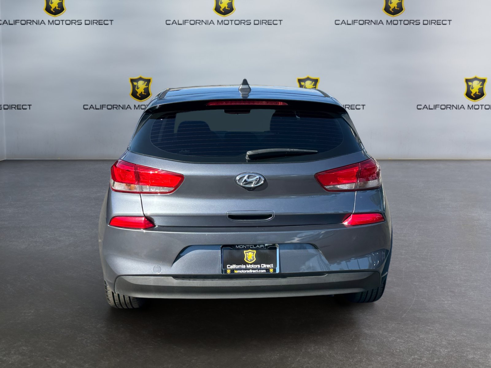 Used 2019 Hyundai Elantra GT FWD image 4