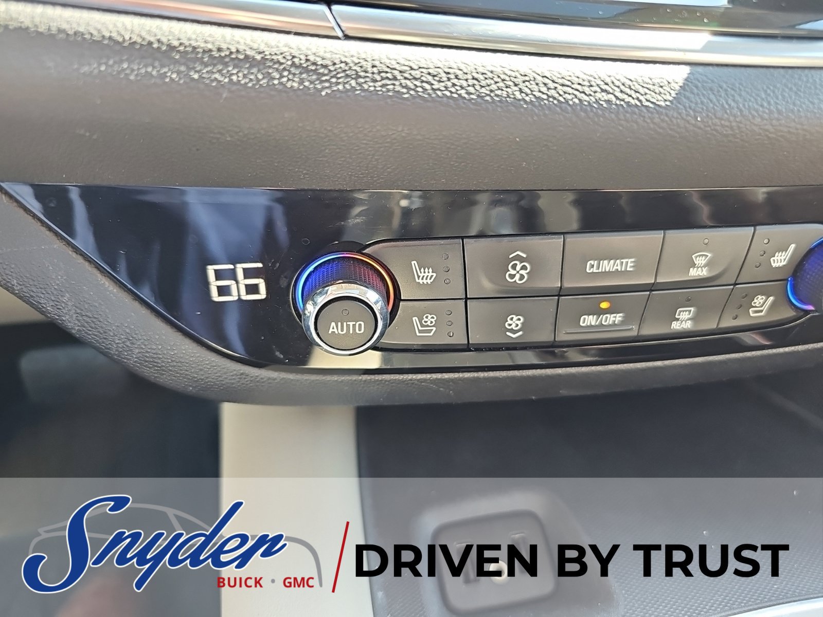 Used 2018 Buick Enclave Premium FWD image 20