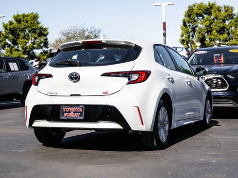 Certified 2025 Toyota Corolla SE image 9