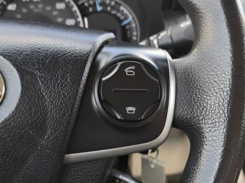 Used 2012 Toyota Camry LE image 11