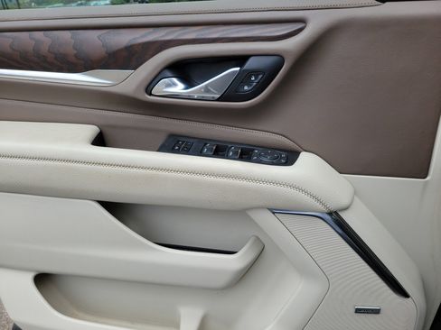 Used 2021 GMC Yukon XL Denali image 17