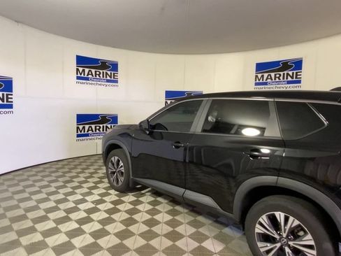 Used 2023 Nissan Rogue SV FWD image 8