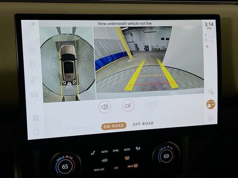 Used 2022 Land Rover Range Rover Long Wheelbase SE image 14