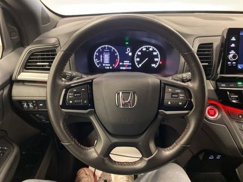Used 2025 Honda Odyssey Sport-L image 17