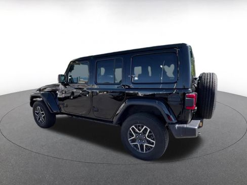 Used 2025 Jeep Wrangler Unlimited Sahara AWD/4WD image 10