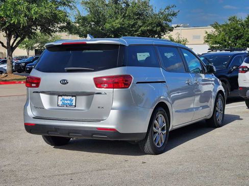 Used 2020 Kia Sedona EX FWD image 6