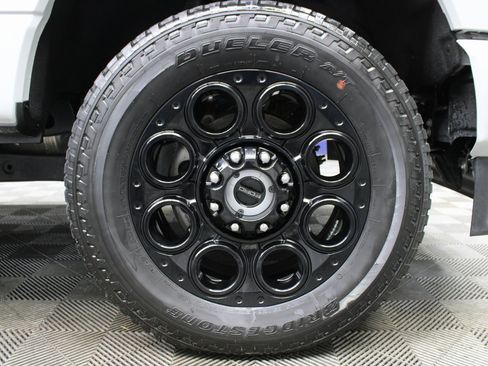 Used 2025 Ford F350 Lariat w/ Black Appearance Package image 8