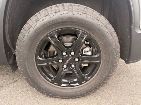 Used 2023 GMC Acadia AT4 w/ Technology Package image 13