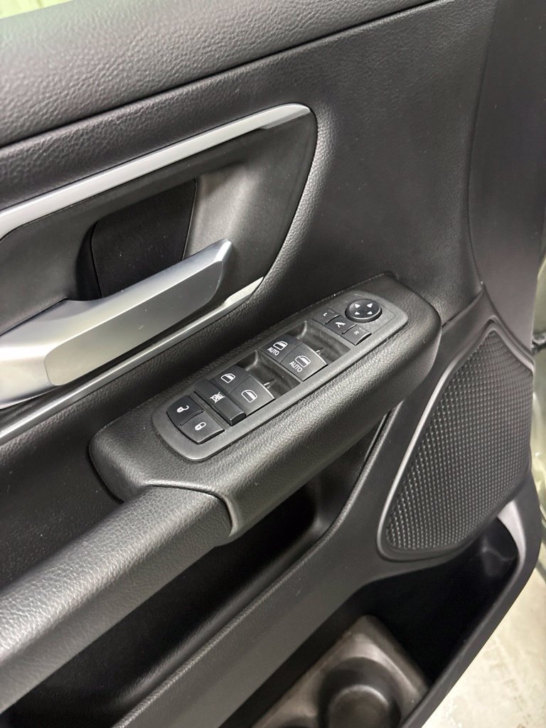 Used 2021 RAM 1500 Big Horn AWD/4WD image 17