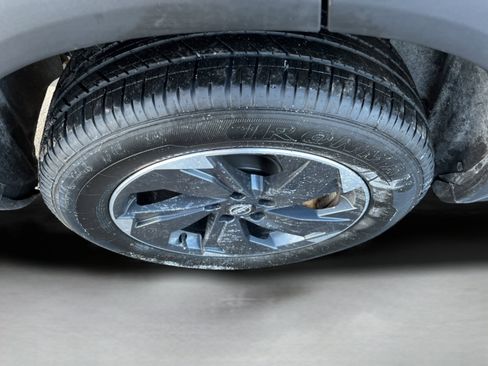 Used 2025 Nissan Rogue SV image 9