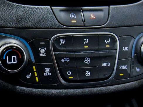 Used 2023 Chevrolet Malibu LT FWD image 23