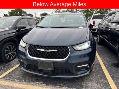 Used 2023 Chrysler Pacifica Limited