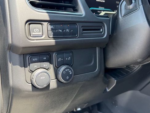 Used 2024 Chevrolet Tahoe LT AWD/4WD image 24