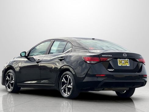 Used 2024 Nissan Sentra SV image 7