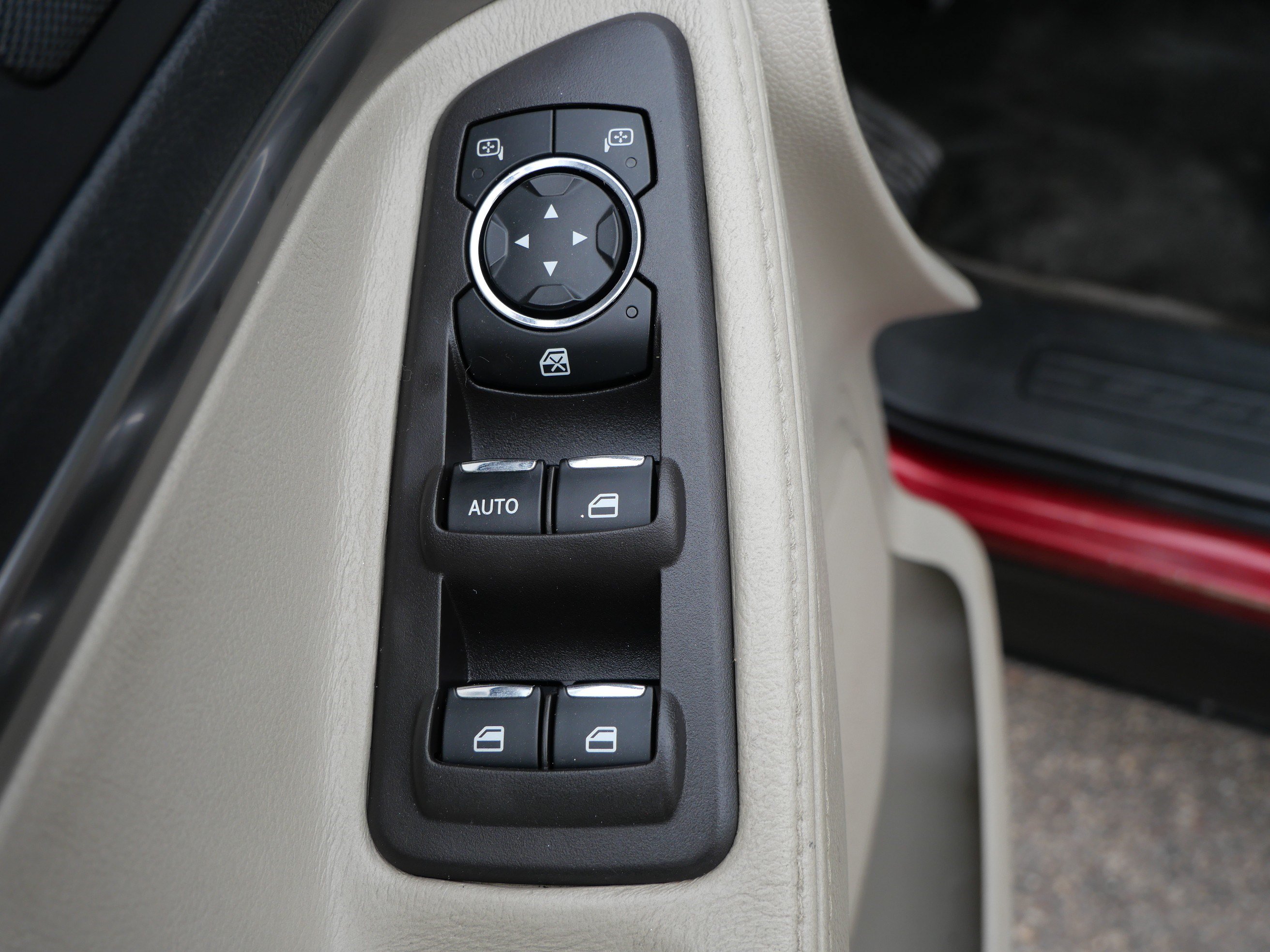 Used 2013 Ford Explorer FWD w/ Class III Trailer Tow Pkg image 19