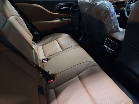 New 2025 Toyota Crown Signia image 25