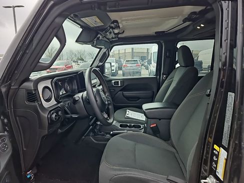 Used 2024 Jeep Wrangler Sport S image 15