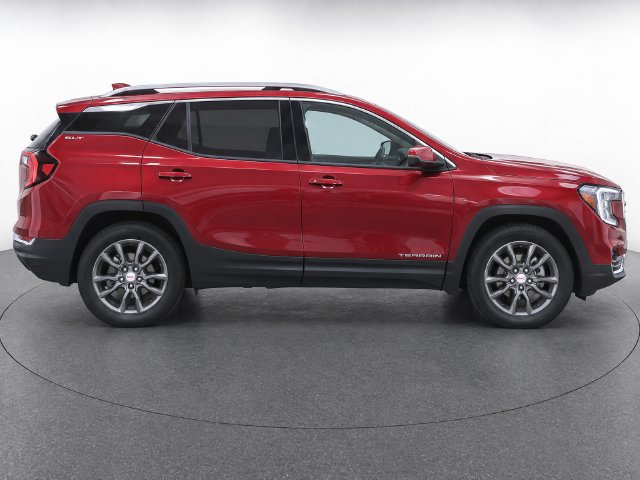 Certified 2023 GMC Terrain SLT w/ Tech Package FWD image 8
