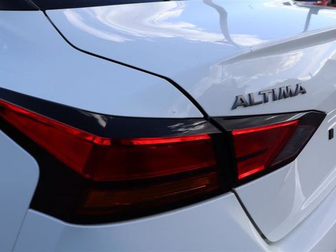 Used 2025 Nissan Altima 2.5 SV image 26