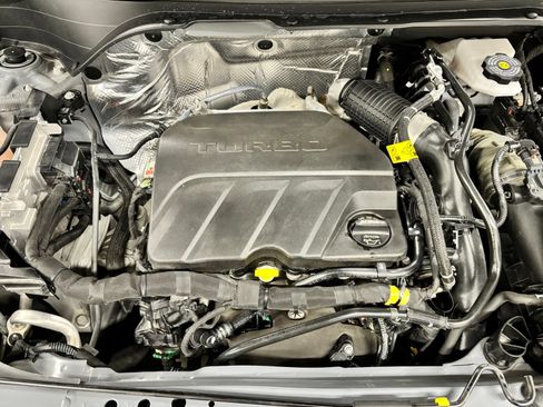 Used 2025 Buick Envista Sport Touring w/ Convenience I Package FWD image 25