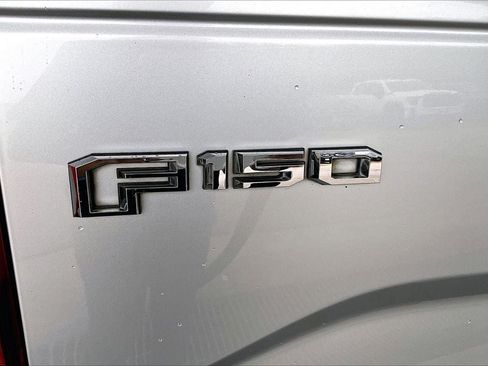 Used 2017 Ford F150 Lariat w/ Equipment Group 502A Luxury RWD image 9