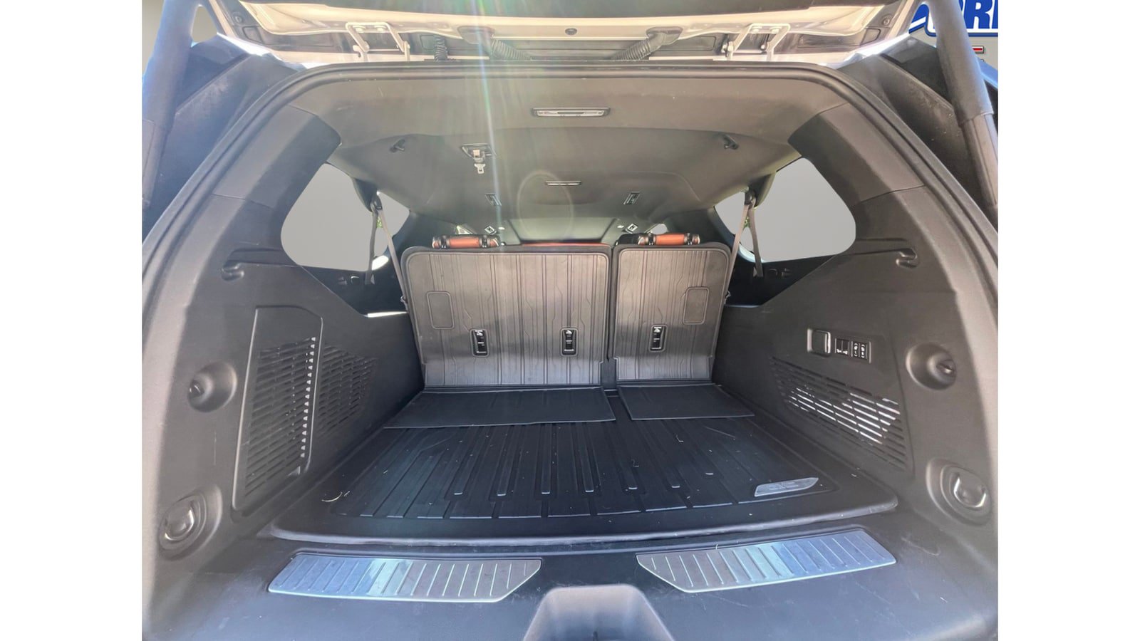 Used 2023 GMC Yukon XL Denali Ultimate w/ LPO, Floor Liner Package AWD/4WD image 40
