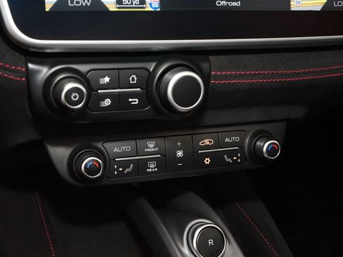 Used 2019 Ferrari Portofino RWD image 15