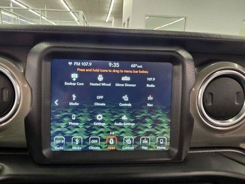 Used 2019 Jeep Wrangler Unlimited Sahara AWD/4WD image 20