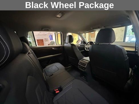 Used 2026 Volkswagen Atlas SE AWD/4WD image 15