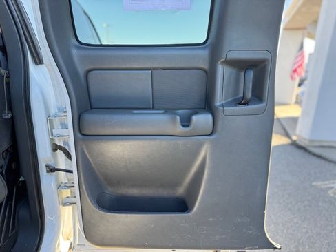 Used 2005 Chevrolet Silverado 2500 LS w/ Skid Plate Package AWD/4WD image 27