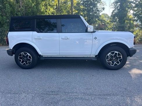 Used 2022 Ford Bronco Outer Banks AWD/4WD image 12