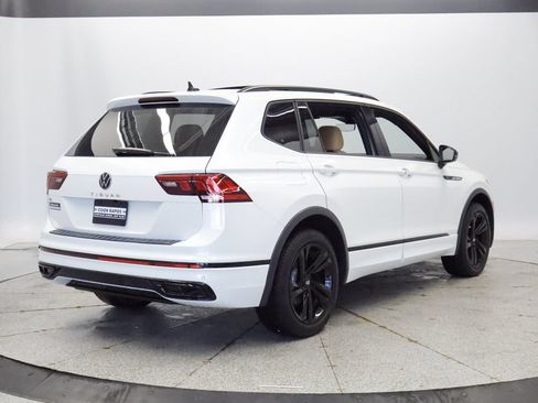 Used 2023 Volkswagen Tiguan SE R-Line FWD image 6