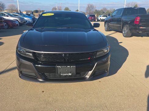 Used 2019 Dodge Charger SXT image 7