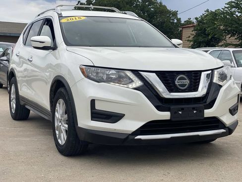 Used 2018 Nissan Rogue SV FWD image 4