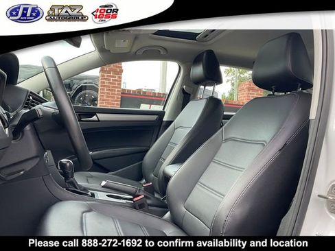 Used 2022 Volkswagen Passat 2.0T SE image 11