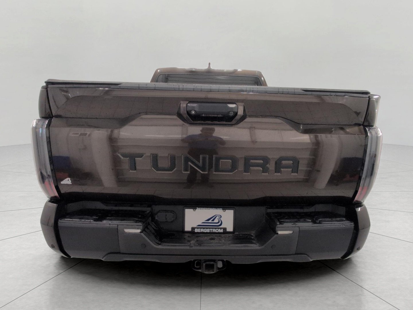 Used 2023 Toyota Tundra Limited w/ Power Package AWD/4WD image 25