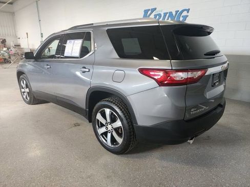 Used 2018 Chevrolet Traverse LT image 3
