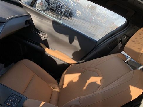 Used 2025 Lexus UX 300h 300h image 31