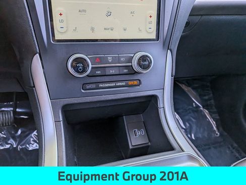 Used 2023 Ford Edge SEL AWD/4WD image 8