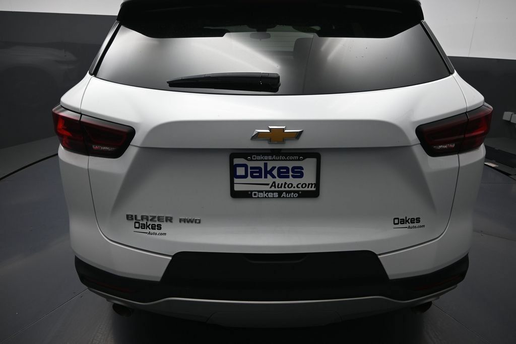 Used 2025 Chevrolet Blazer LT AWD/4WD image 31