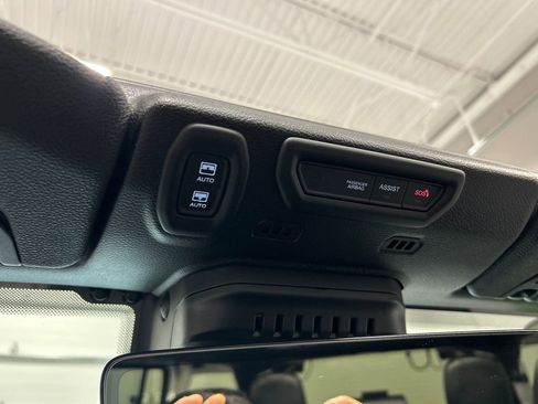 Used 2022 Jeep Wrangler Unlimited Sahara image 27