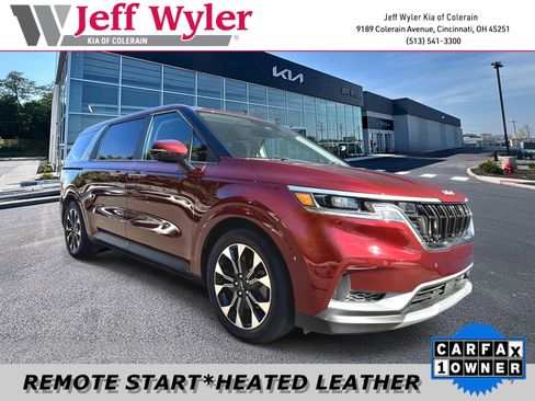 Used 2024 Kia Carnival EX image 1