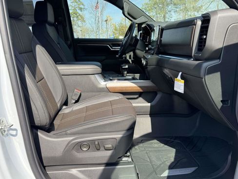 New 2026 Chevrolet Silverado 1500 High Country AWD/4WD image 13