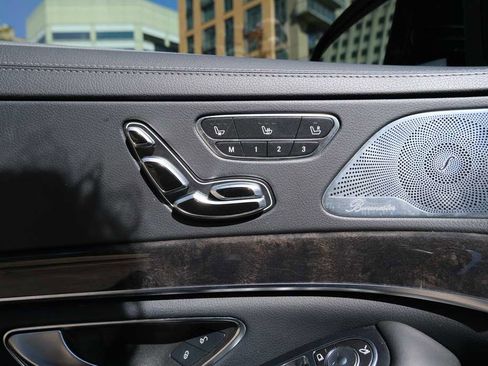 Used 2019 Mercedes-Benz S 560 4MATIC Sedan image 19