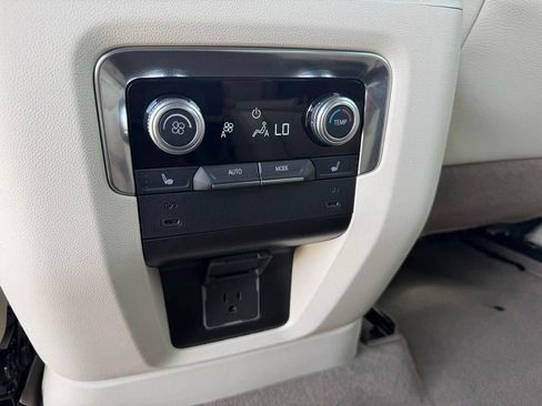 Used 2026 GMC Yukon XL Denali w/ Sun & Power Step Package AWD/4WD image 13