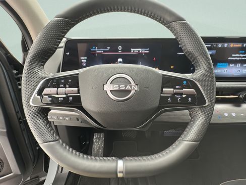 Used 2024 Nissan Ariya AWD image 14