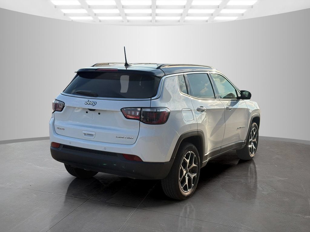 Used 2025 Jeep Compass Limited AWD/4WD image 3