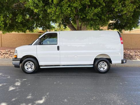 Used 2025 Chevrolet Express 2500 w/ Driver Convenience Package RWD image 53