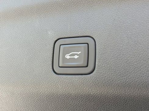 Used 2023 Chevrolet Tahoe LT w/ Luxury Package image 8