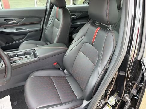 New 2026 Nissan Sentra SR FWD image 9